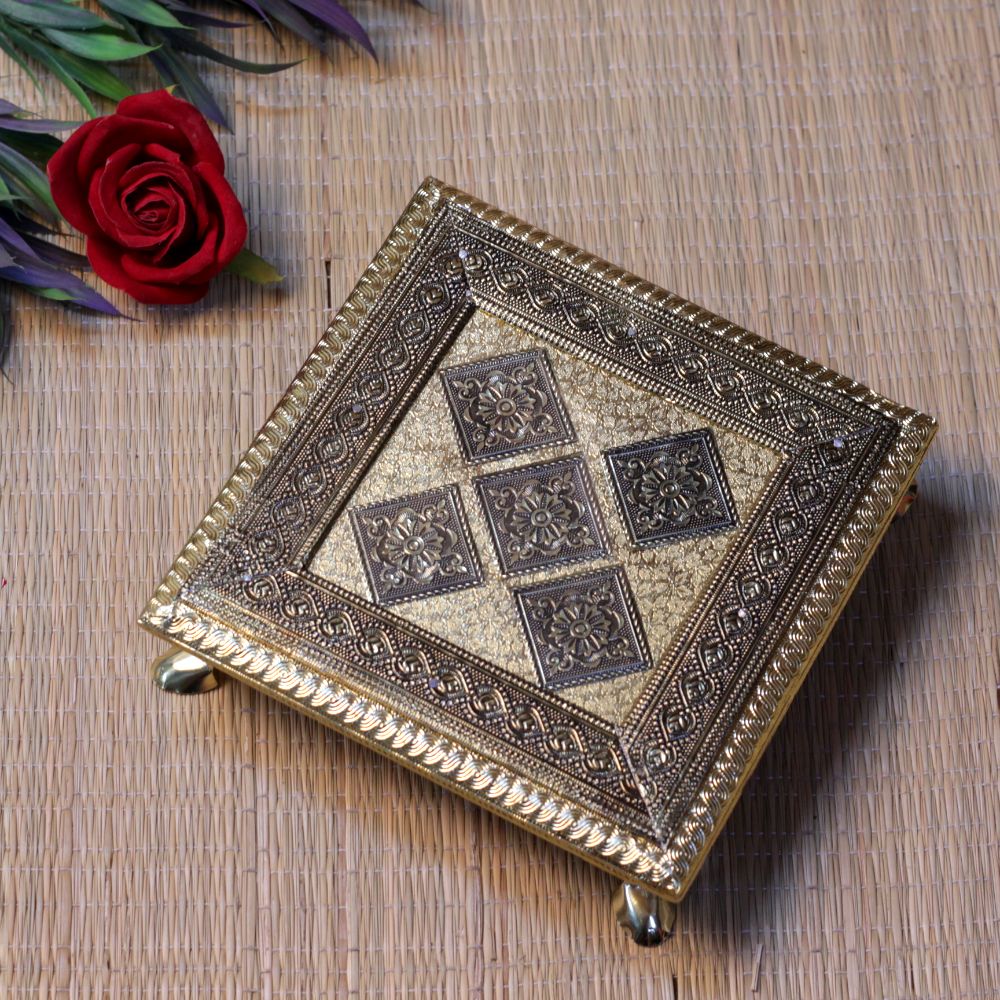 Regzin-Covered Chowki – 10x10 inch