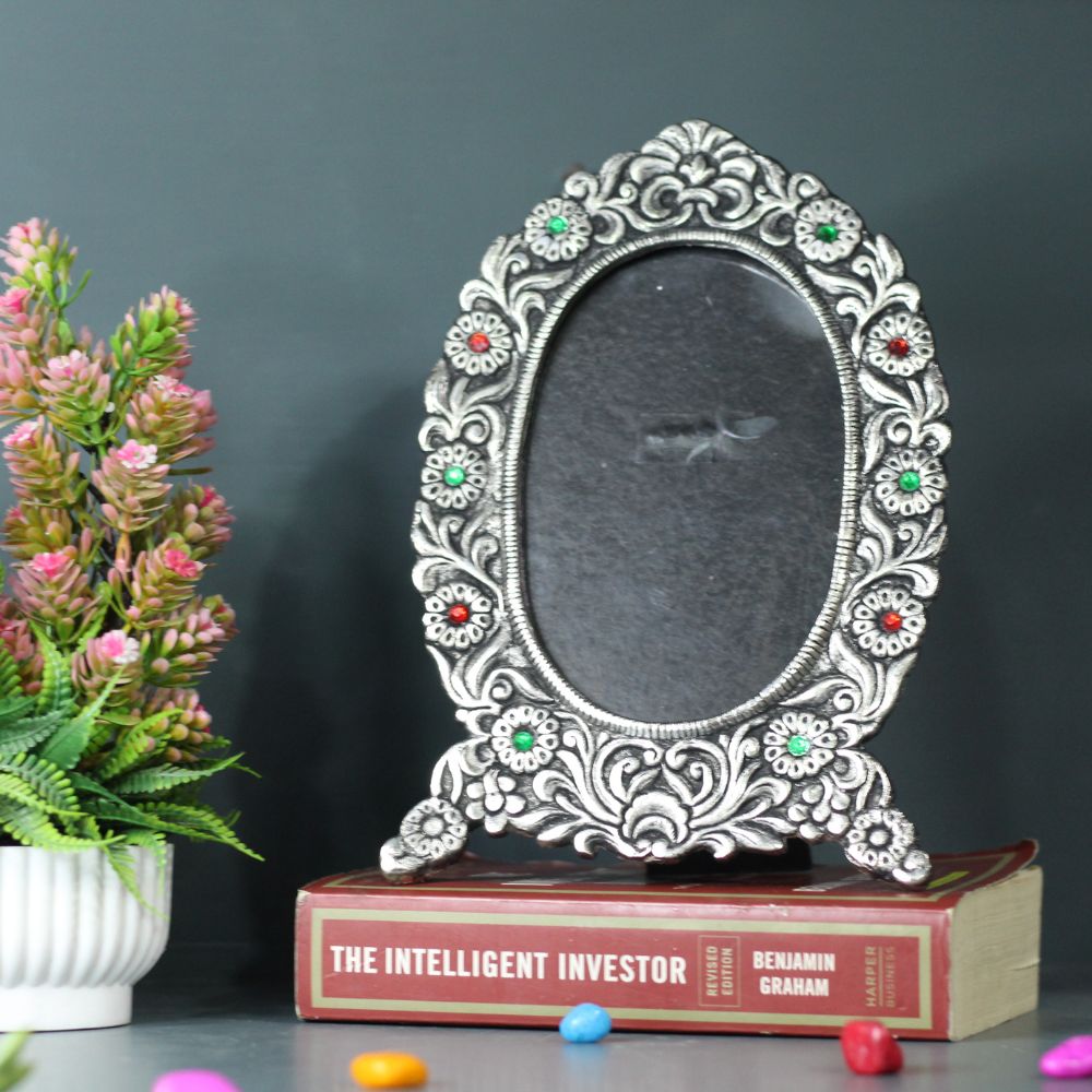 Stone-Studded Photo Frame – Oval