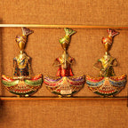 Three Sitting Musicians Wall Frame — Antique gold with hand-painted colour