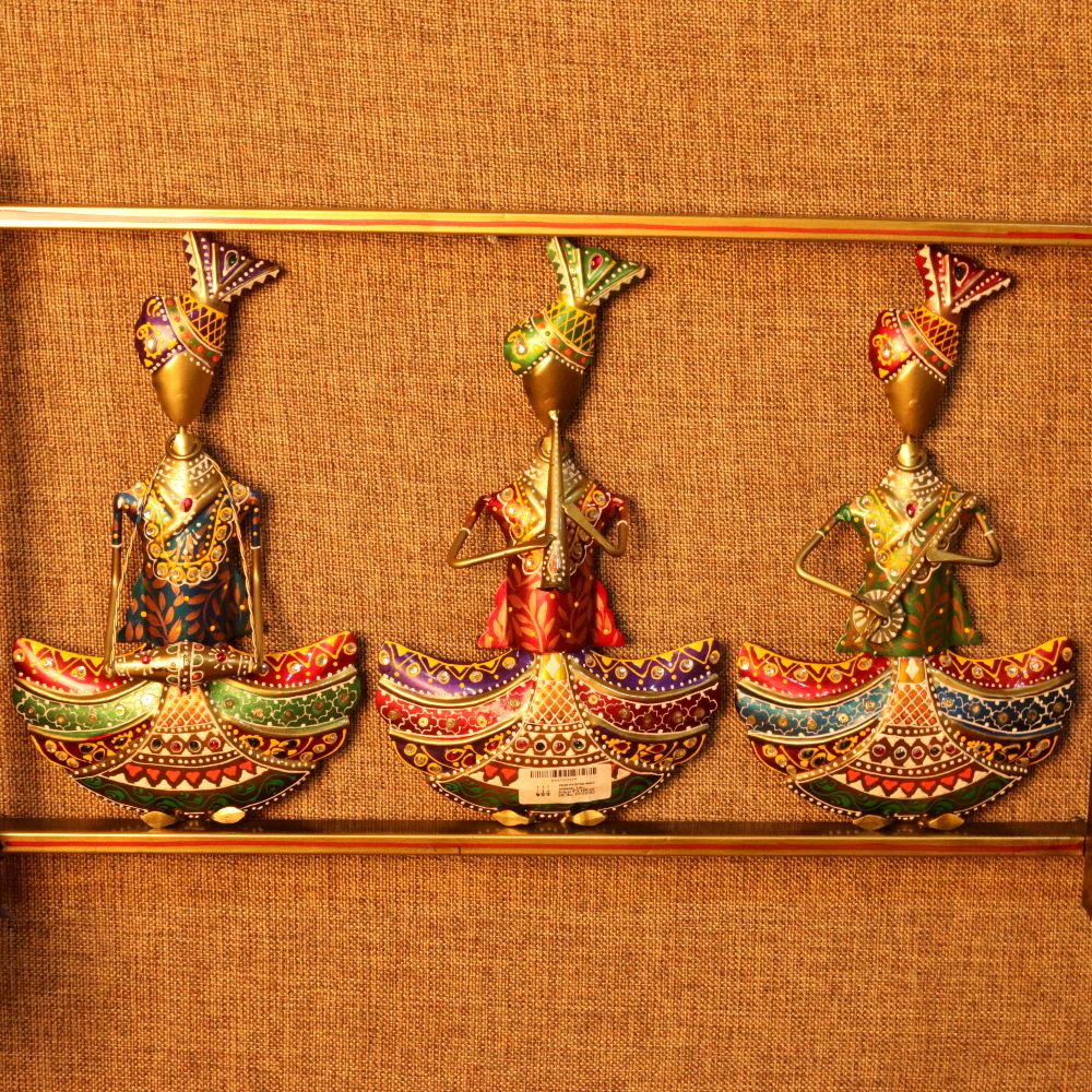 Three Sitting Musicians Wall Frame — Antique gold with hand-painted colour