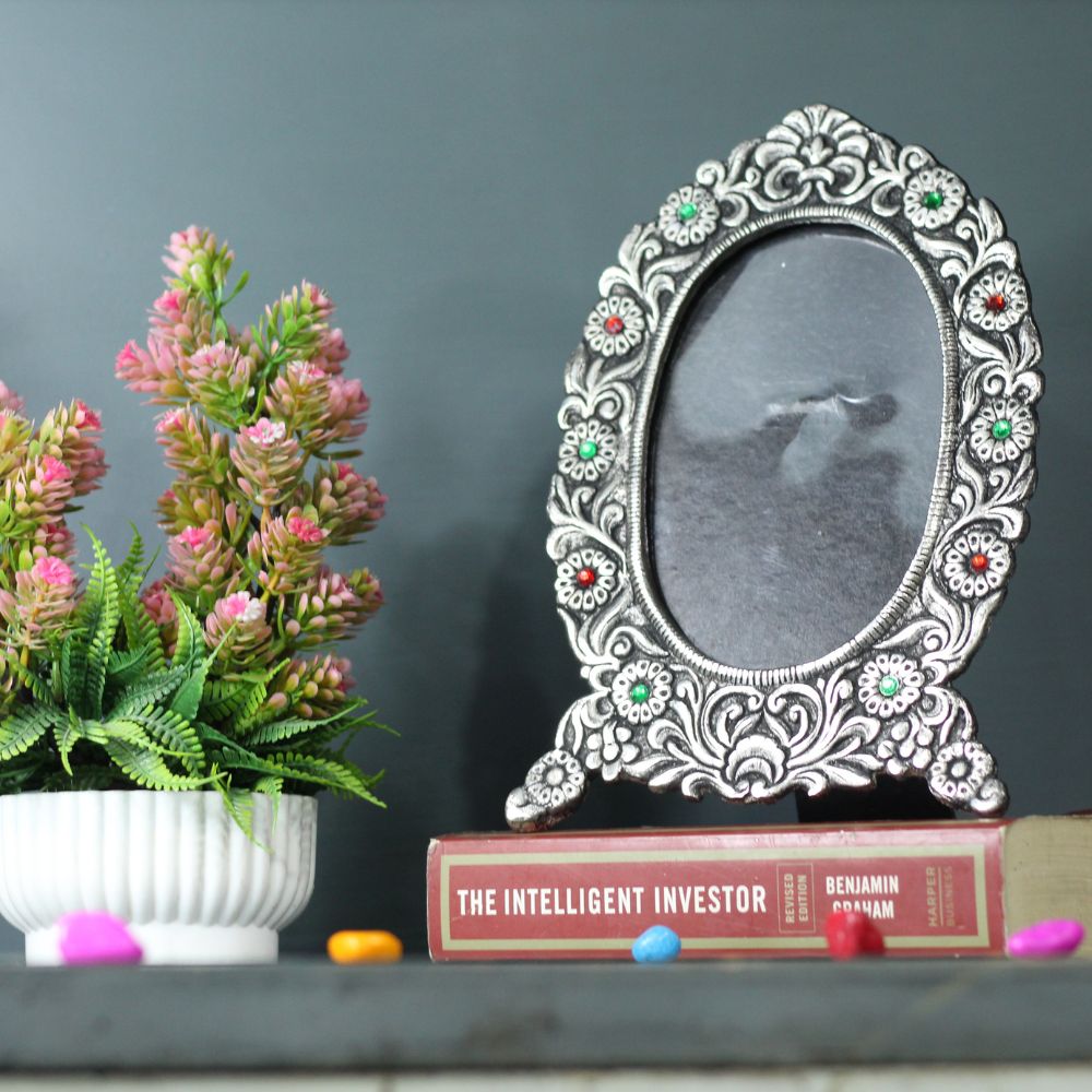 Stone-Studded Photo Frame – Oval