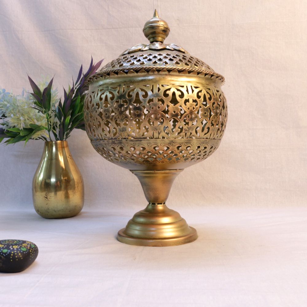 Footed Fruit Basket with Domed Lid – Small — view 4