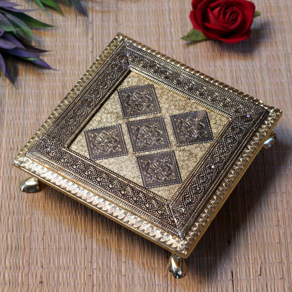 Regzin-Covered Chowki – 10x10 inch
