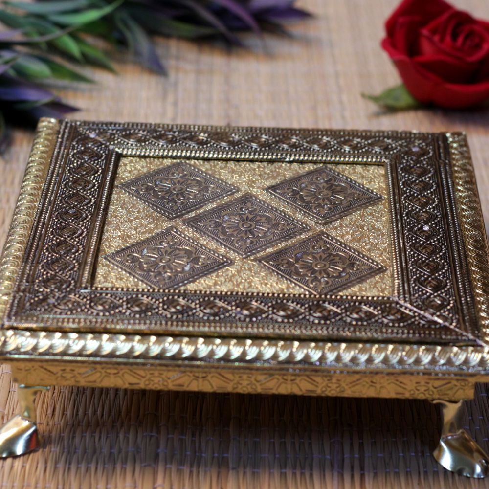 Regzin-Covered Chowki – 10x10 inch