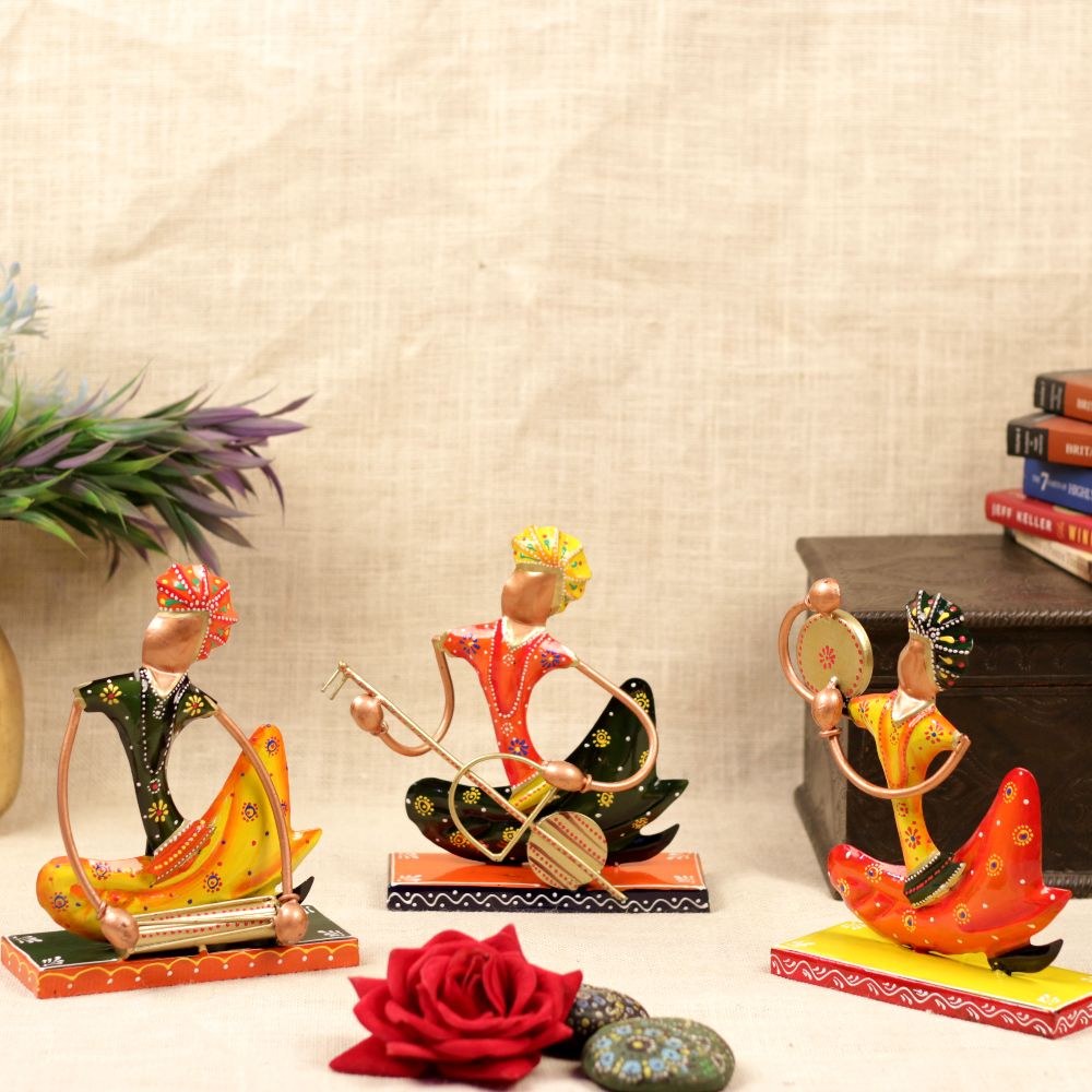Sitting Musicians with Stand – Set of 3 — Bright multicolour hand-painting over iron