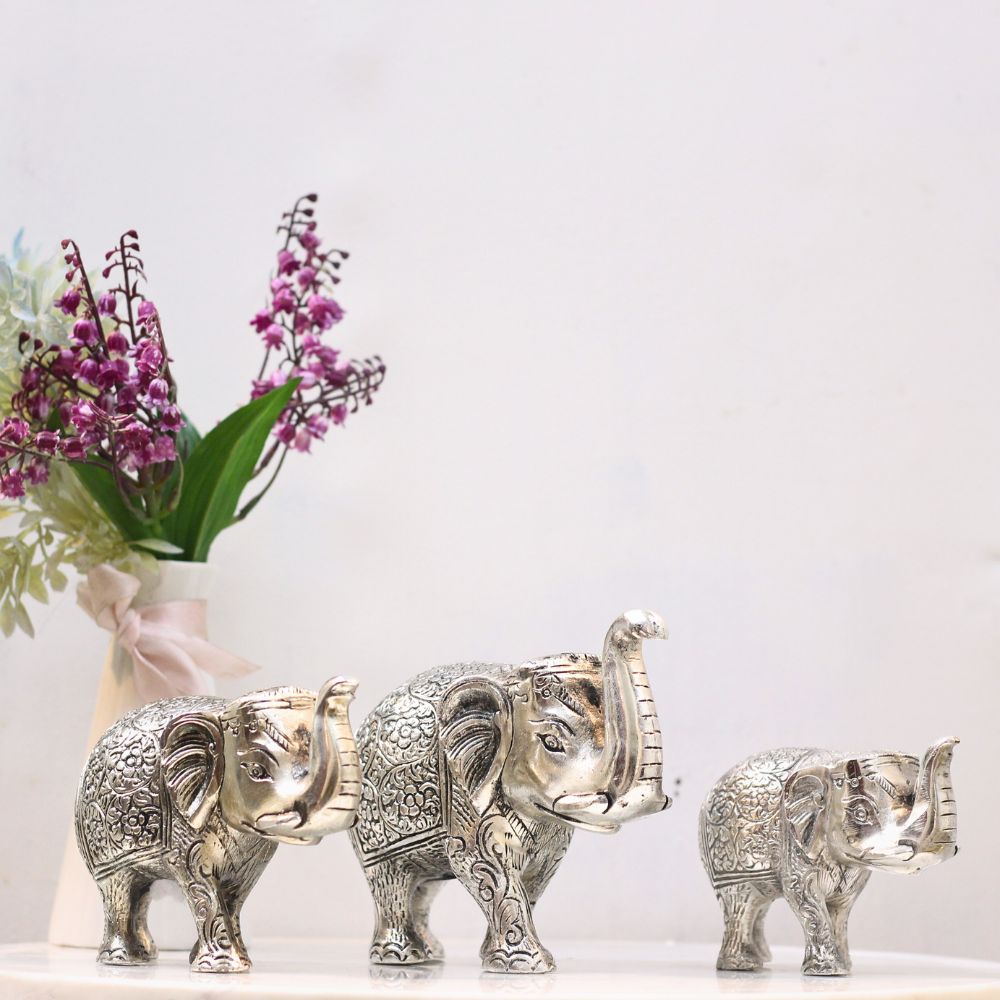 Silver-Finish Elephant Figurines – Set of 3 — Antique silver tone