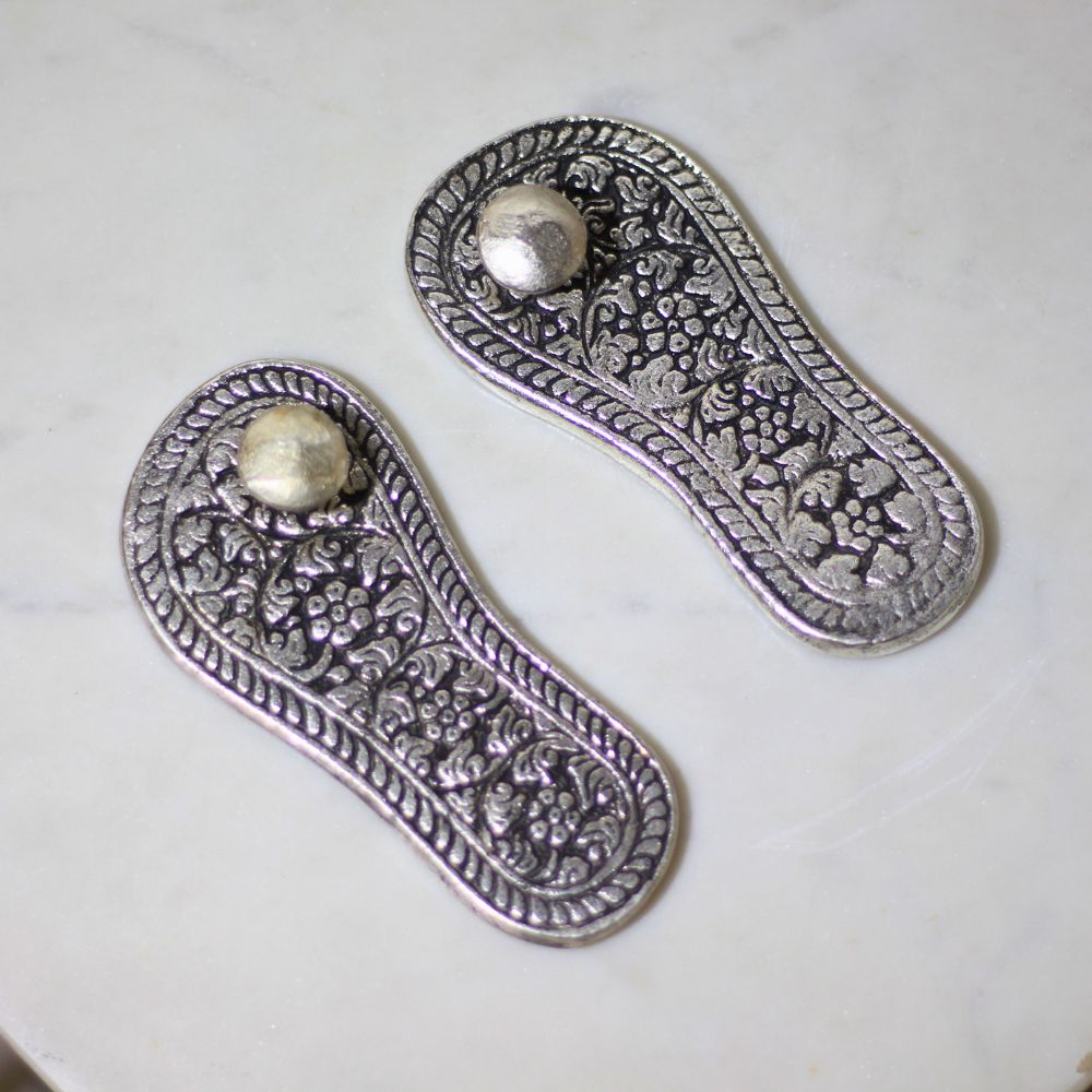Silver-Finish Charan Paduka – Pair — Antique silver tone