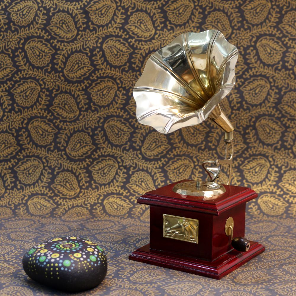 Decorative Gramophone — view 2