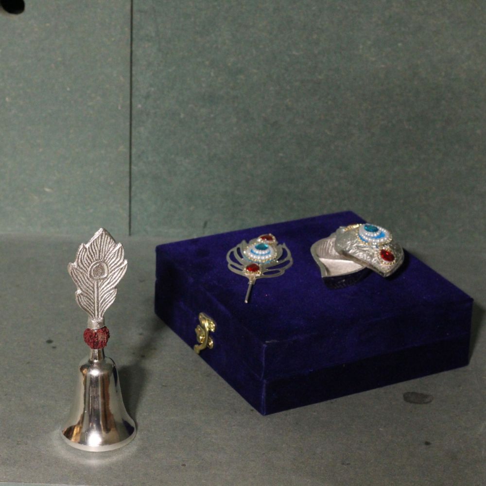 Tilak Chopda Set with Bell – Boxed — view 6